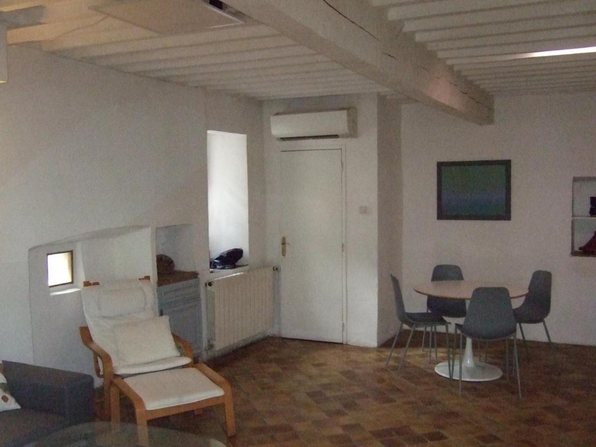 Une Maison Dans Le Village Ribiers Ngoại thất bức ảnh