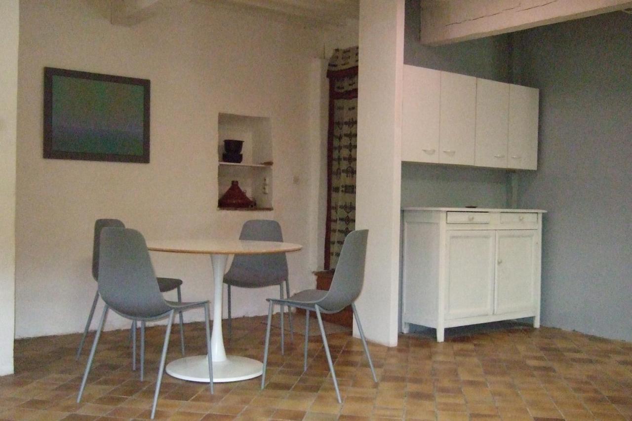 Une Maison Dans Le Village Ribiers Ngoại thất bức ảnh