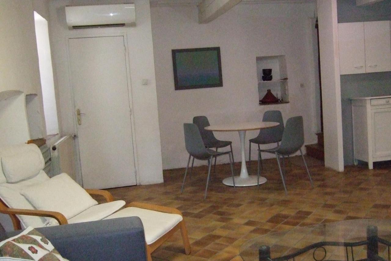 Une Maison Dans Le Village Ribiers Ngoại thất bức ảnh