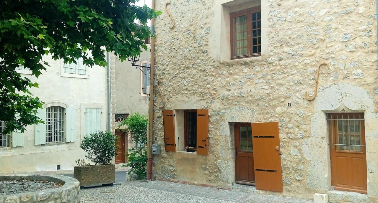 Une Maison Dans Le Village Ribiers Ngoại thất bức ảnh