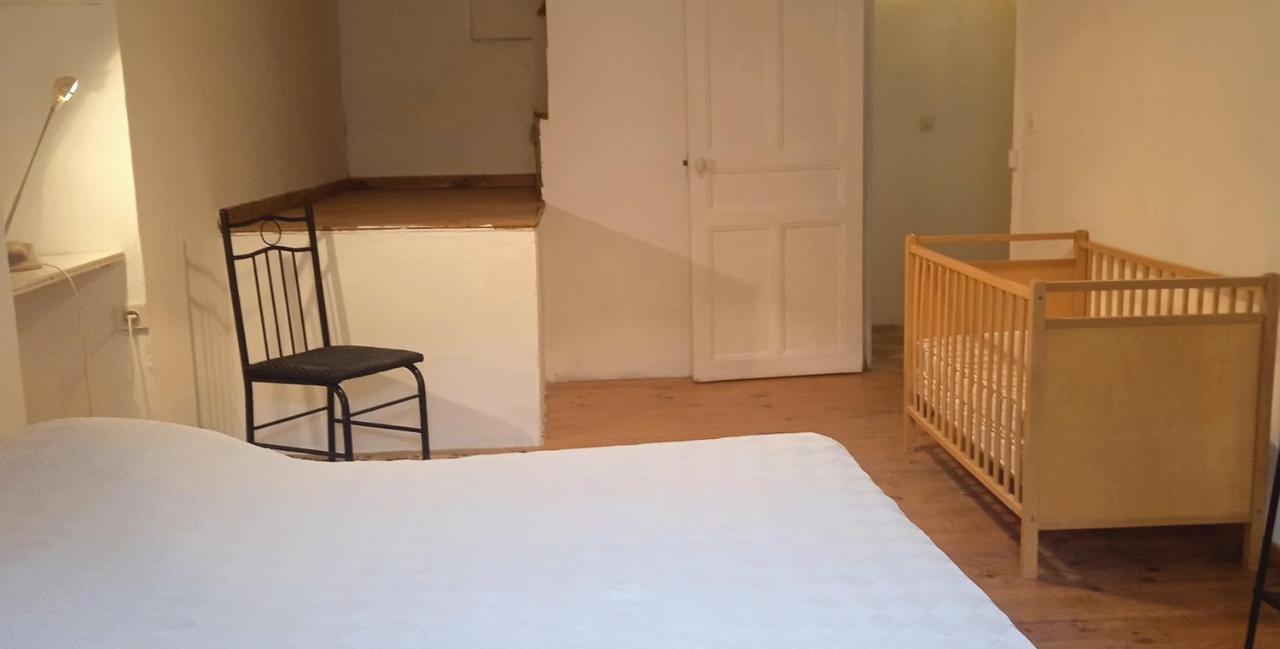 Une Maison Dans Le Village Ribiers Ngoại thất bức ảnh
